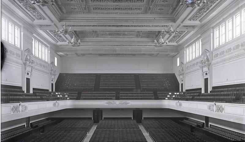 The Early Years of the Caird Hall and its Organ