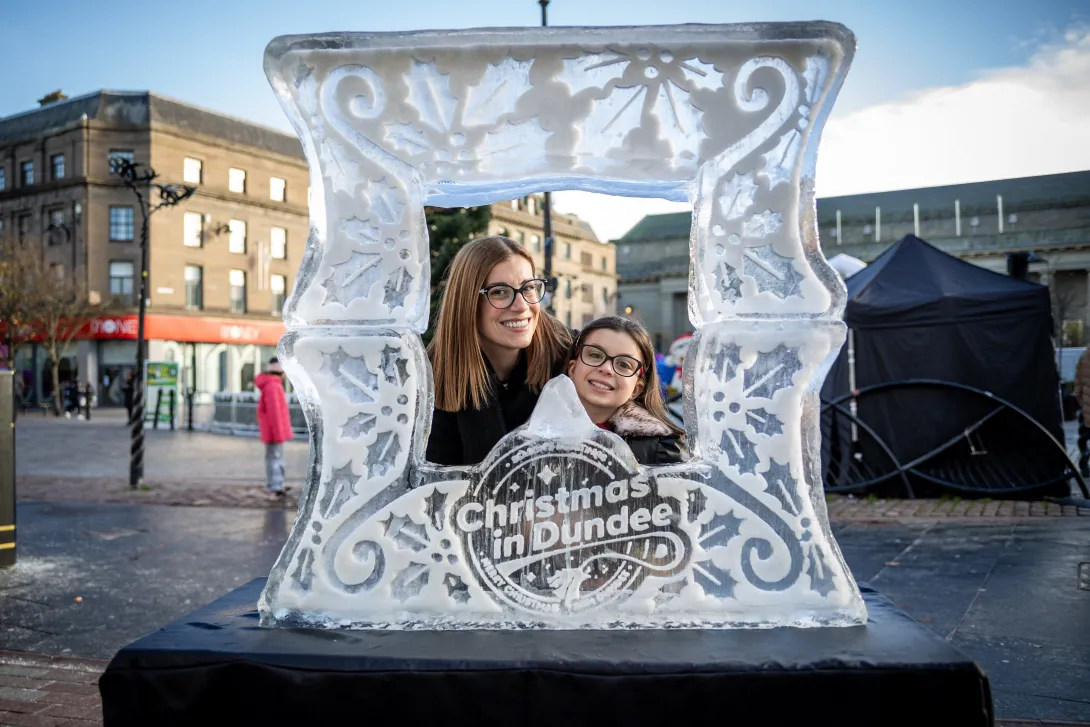 Christmas in Dundee Ice Sculpture