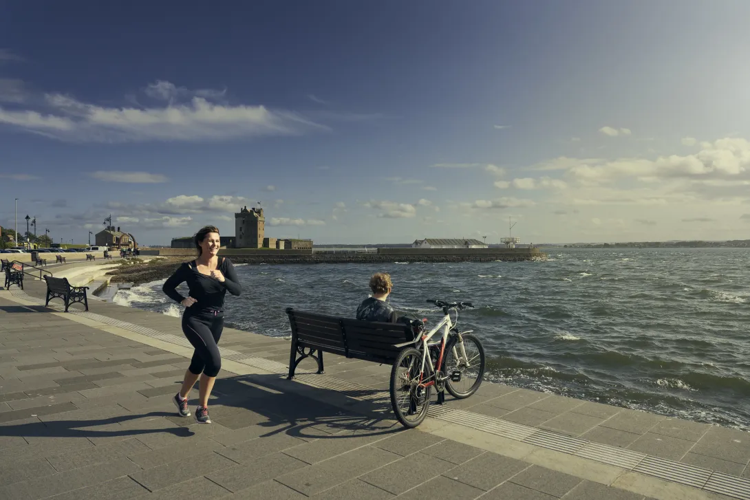 Runner in Broughty Ferry